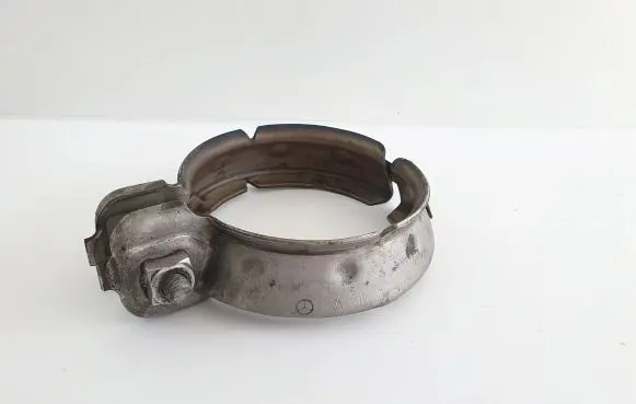 Mercedes-Benz Sprinter W907 W910 Muffler pipe connector clamp A0009958902