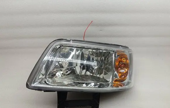 Volkswagen Transporter - Caravelle T5 Headlight/headlamp 084411168L