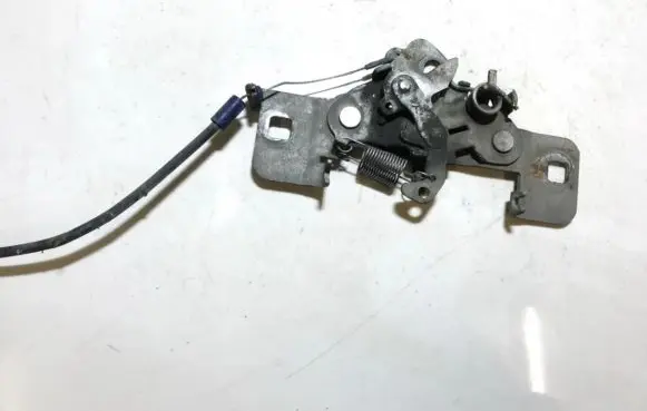 Engine bonnet/hood lock/catch