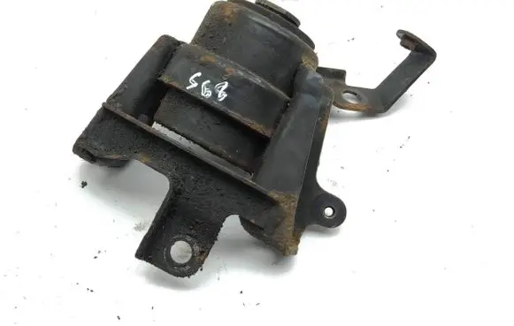 Toyota Avensis T250 Engine mount bracket