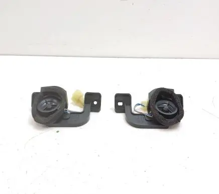Subaru Outback Front door high frequency speaker 86304AG210 86304AG200