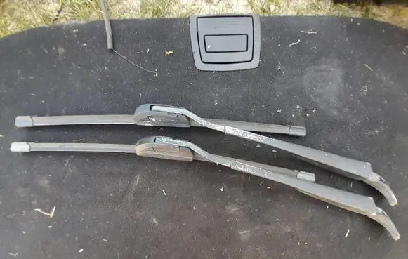 Mini One - Cooper R50 - 53 Front wiper blade arm 80005586