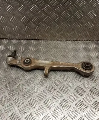 Volkswagen PASSAT B5 Front lower control arm/wishbone 4D0407155P