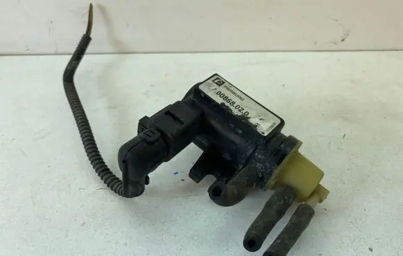 Volkswagen Touran I Turbo solenoid valve 1K0906627A