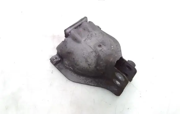 Engine mounting bracket