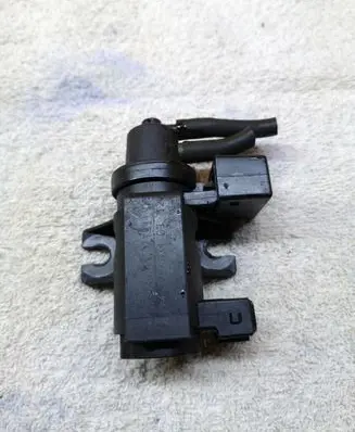 BMW 5 E60 E61 Turbo solenoid valve 70057903