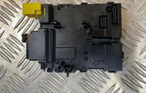 Volkswagen PASSAT B6 Steering angle sensor 3C0953549K 05113850 01103072690626