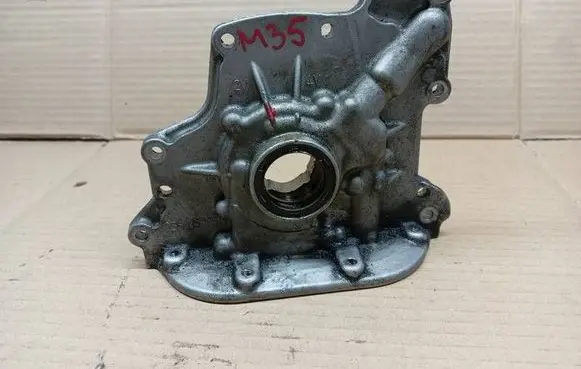 Skoda Octavia Mk2 (1Z) Oil pump 036115105D