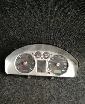 Ford Galaxy Speedometer (instrument cluster) 88311245