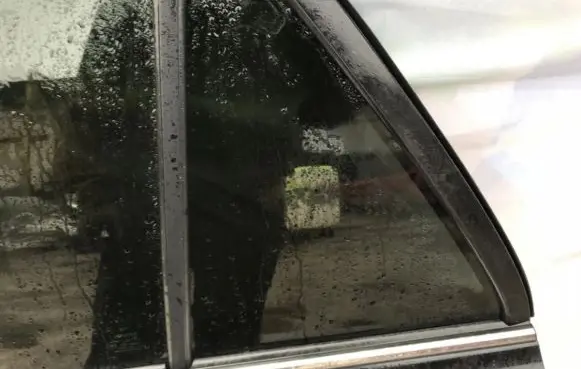 Toyota Avensis T250 Rear vent window glass 