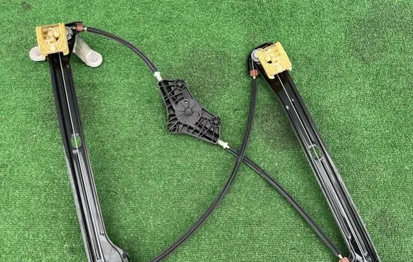Volkswagen Golf VII Front door electric window regulator 5G4837462H