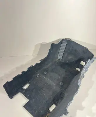 Chevrolet Camaro Front floor carpet liner 84715477