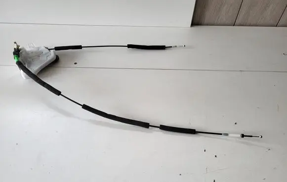 Nissan Juke II F16 Front door lock
