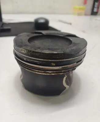 Piston