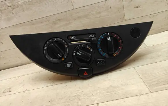 Nissan Note (E11) Climate control unit 070504