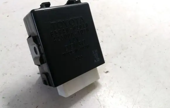 Toyota Auris 150 Window wiper relay 8594002040 4230001070