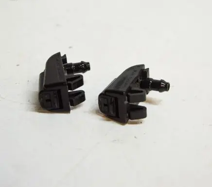 Skoda Octavia Mk3 (5E) Windshield washer spray nozzle 1Z0955985