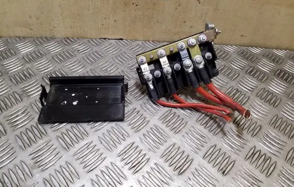 Mercedes-Benz Sprinter W906 Fuse module A0045450201 A0015456403