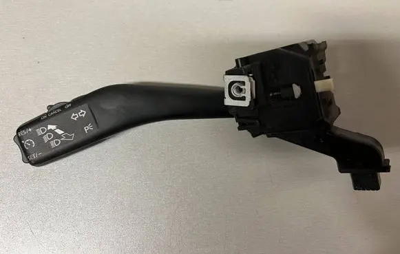 Volkswagen Touran I Indicator stalk 1K0953513G TKF0292