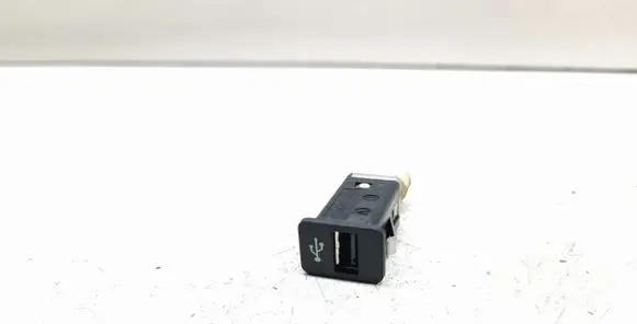 BMW 5 F10 F11 USB socket connector 9167196