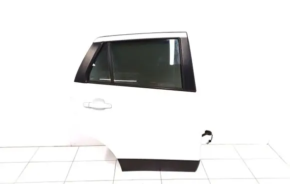 Suzuki SX4 S-Cross Rear door