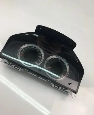 Volvo XC70 Speedometer (instrument cluster) 31270367AA