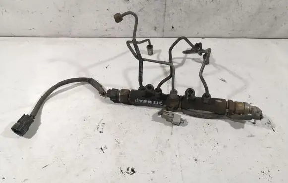 Toyota Avensis T250 Fuel main line pipe