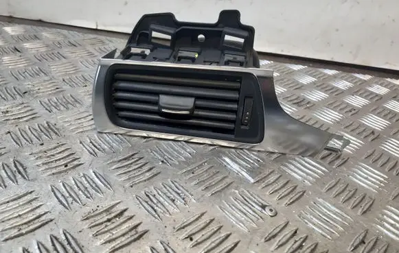 Audi A7 S7 4G Dashboard side air vent grill/cover trim 4G1820901
