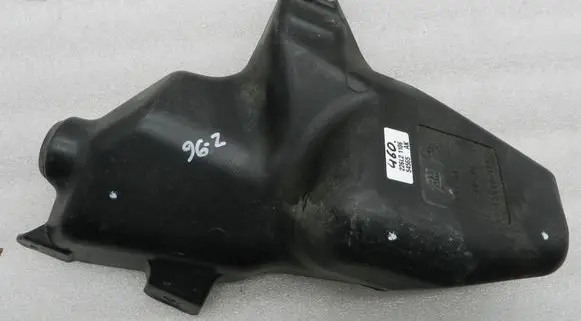 Opel Zafira C Windshield washer fluid reservoir/tank 13260579