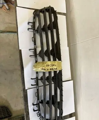 Opel Astra H Front bumper lower grill 24460271