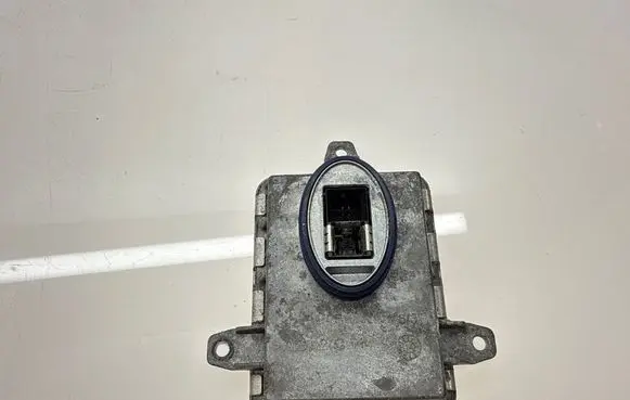 BMW 4 F32 F33 Headlight ballast module Xenon 7317408 10EEG120223 130732931800