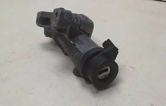 Volkswagen Polo Ignition lock 4B0905851G