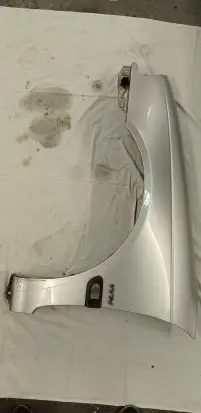 Toyota Avensis T220 Fender