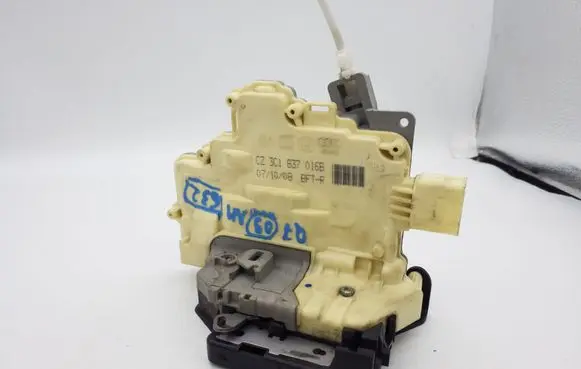Audi Q7 4L Front door lock 3C1837016B