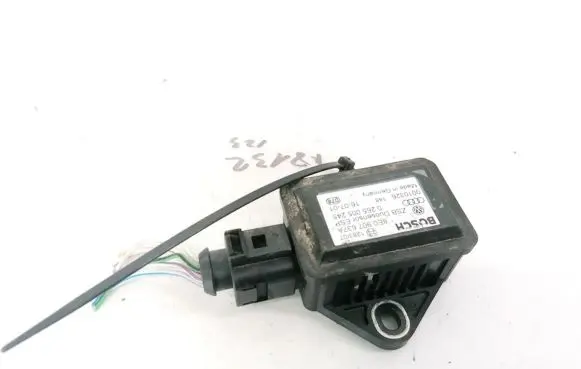 Audi A6 S6 C5 4B ESP acceleration yaw rate sensor 8E0907637A 0265005245