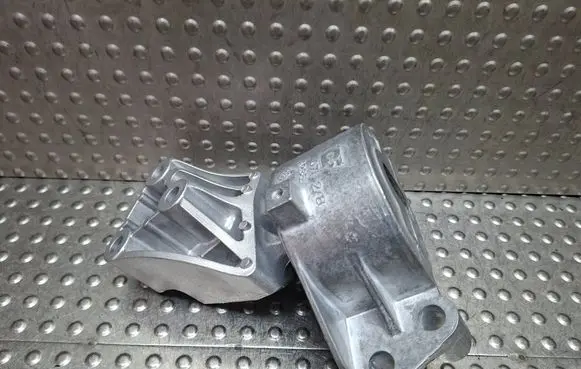 Fiat Doblo Engine mount bracket S27649748 517991100