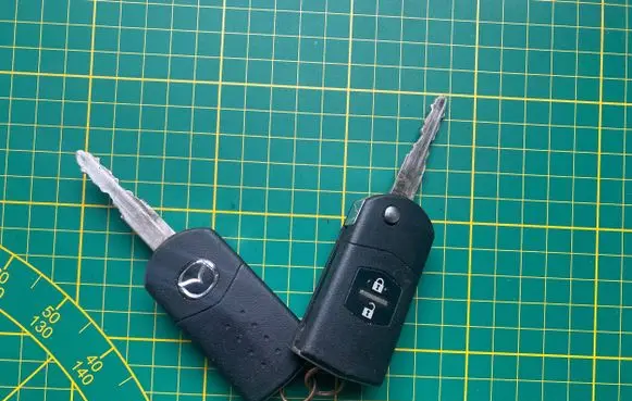 Mazda 5 Ignition key/card 
