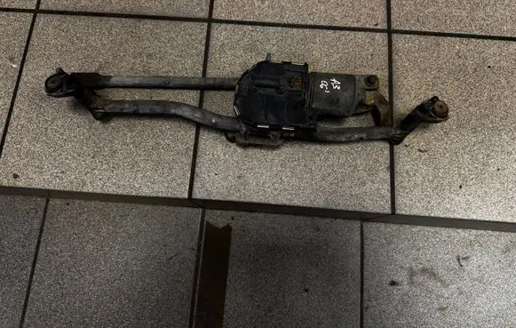 Front wiper linkage and motor