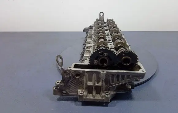 BMW 6 F12 F13 Engine head 7812929