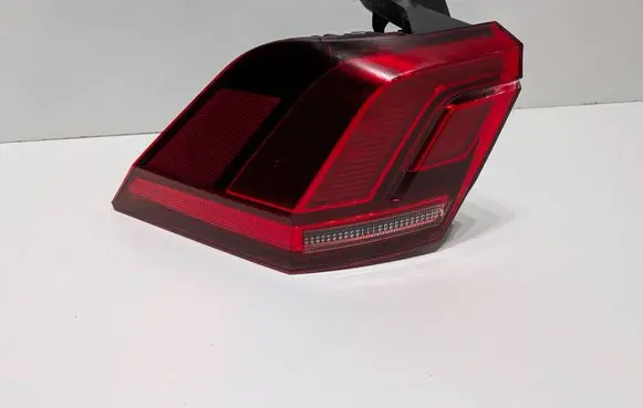Volkswagen Tiguan Rear/tail lights 5NA945311