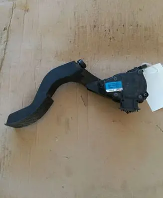Audi A6 S6 C5 4B Accelerator throttle pedal 8D1723523F