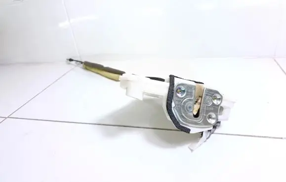 Mazda 3 II Front door lock PLJ36 5G13 DB2W