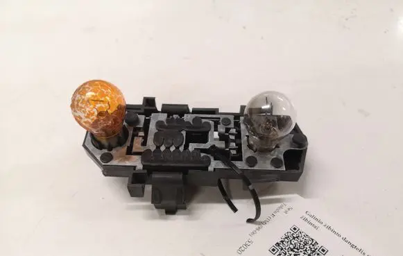 Seat Toledo II (1M) Tail light bulb cover holder 1M5945257