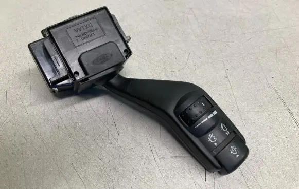 Ford Focus Wiper switch 17D940