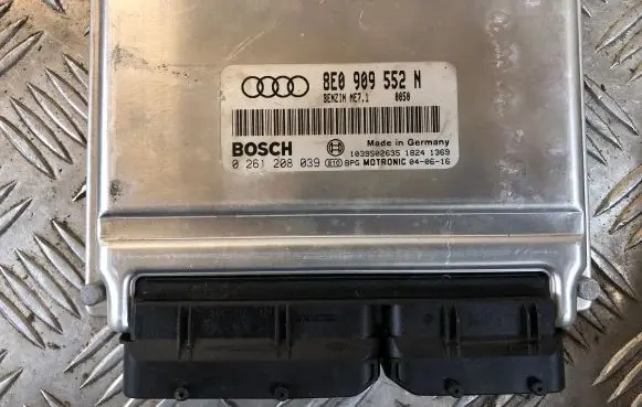 Audi A4 S4 B6 8E 8H Engine control unit/module 8E0909552N 1039S02635 0261208039