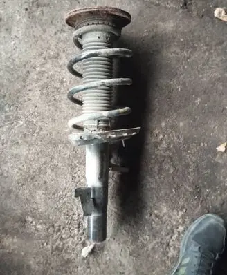 Volvo V60 Front shock absorber with coil spring 31262902
