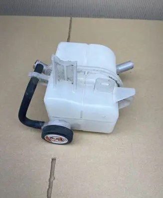 Toyota RAV 4 (XA40) Coolant expansion tank/reservoir