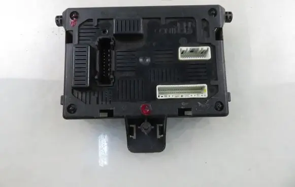 Renault Clio III BSM Control unit 8200652289