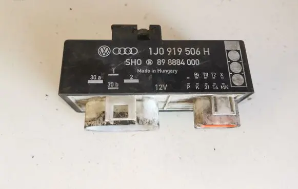 Volkswagen Golf IV Coolant fan relay 1J0919506H 898884000