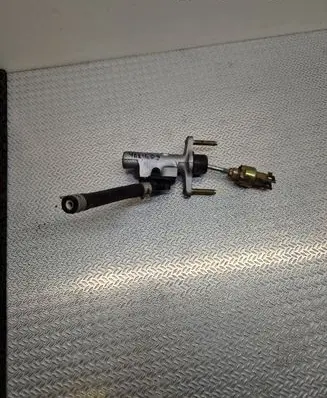 Toyota Yaris Clutch slave cylinder 